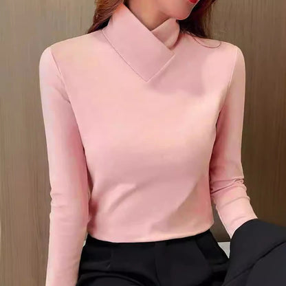 Lilou | Elegant Turtleneck Fit